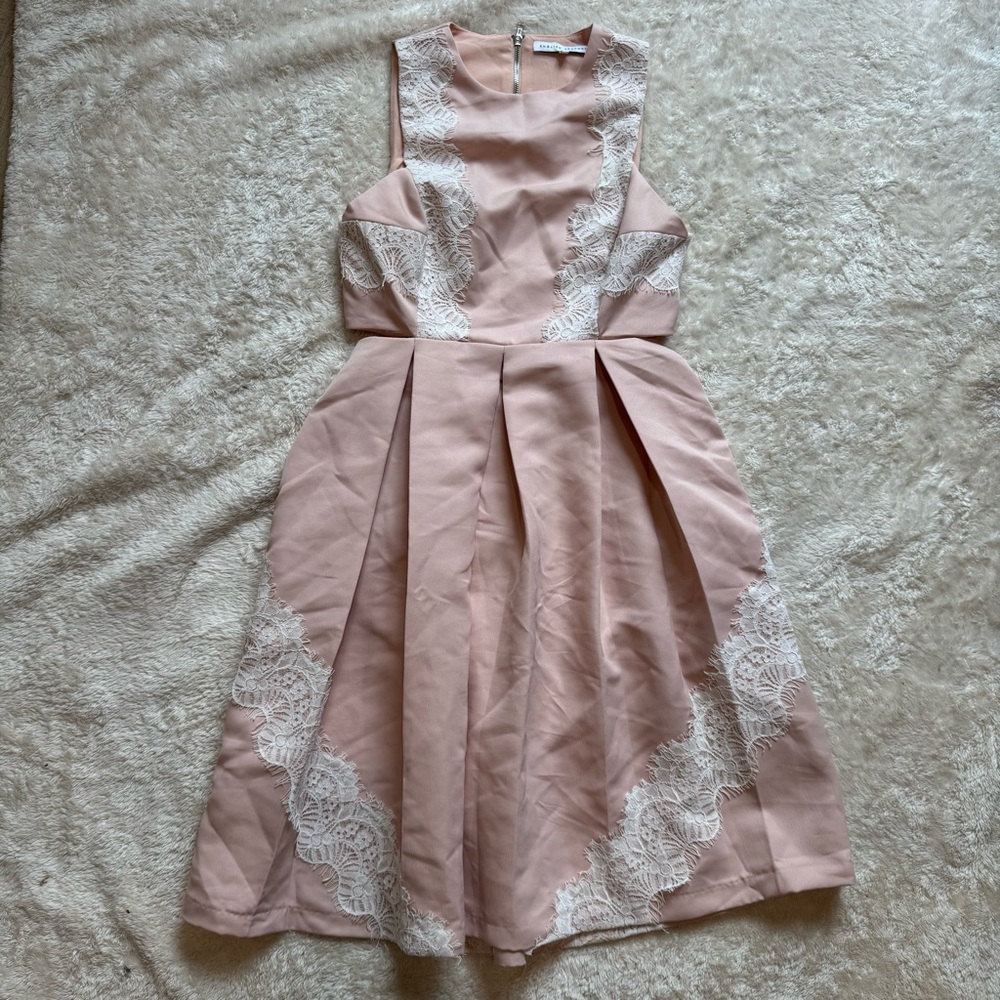 English Factory Womens Dress Lace Sleeveless Open Back Mini Cut Out Sides Pink L